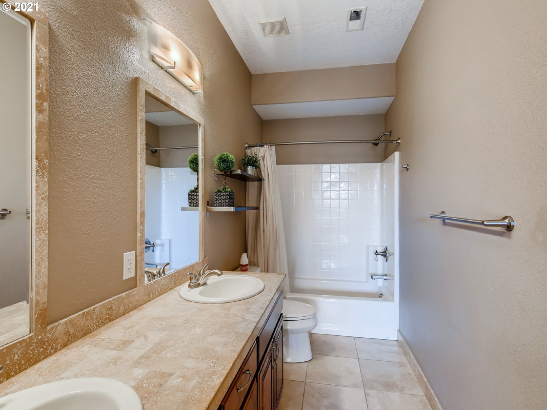 2379 Southwest Border Way Gresham, OR 97080 - Photo 20 of 31 Gallery Image 20