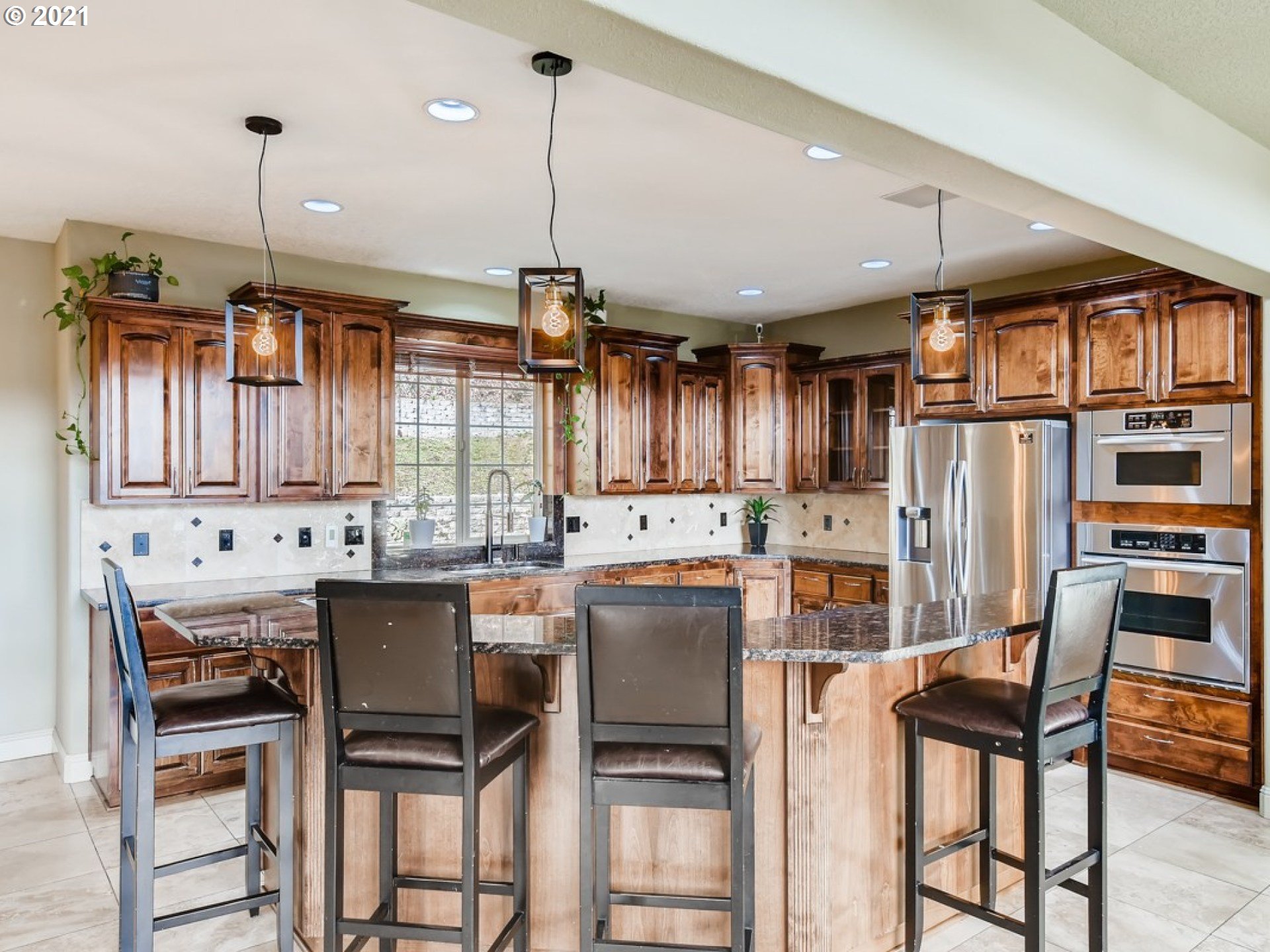 2379 Southwest Border Way Gresham, OR 97080 - Photo 7 of 31 Gallery Image 7