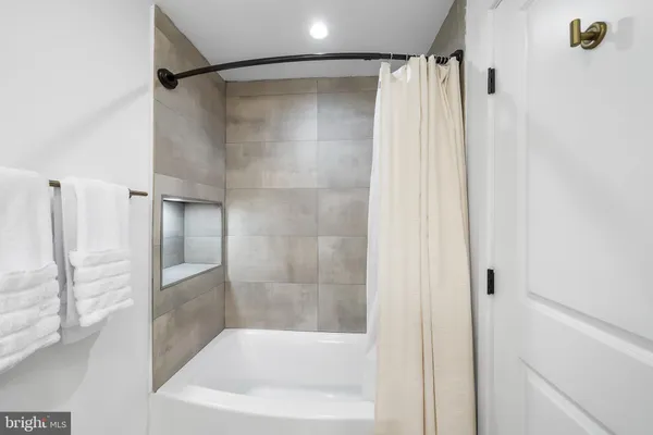 $449,900 | 609 North 17th Street, Unit 1, Philadelphia, PA 19130