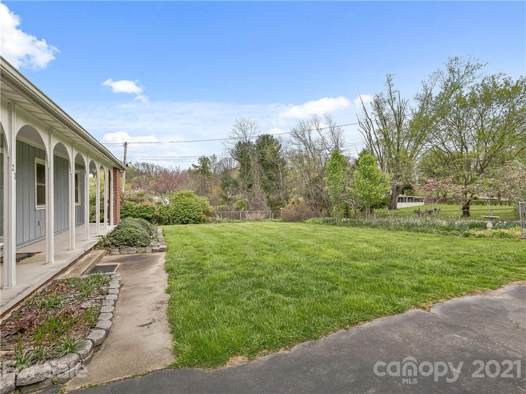 27 Gorman Bridge Road Asheville, NC 28804 - Photo 3 of 28 Gallery Image 3