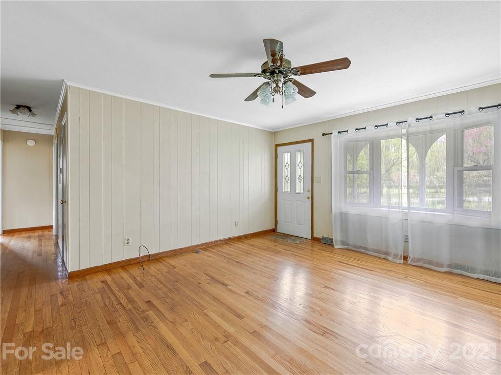 27 Gorman Bridge Road Asheville, NC 28804 - Photo 6 of 28 Gallery Image 6