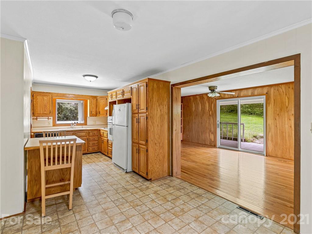 27 Gorman Bridge Road Asheville, NC 28804 - Photo 7 of 28 Gallery Image 7