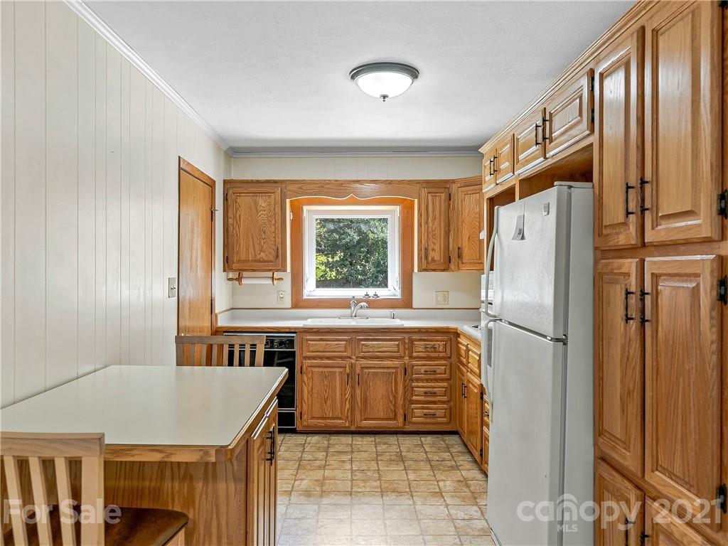 27 Gorman Bridge Road Asheville, NC 28804 - Photo 8 of 28 Gallery Image 8