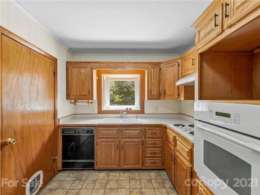 27 Gorman Bridge Road Asheville, NC 28804 - Photo 9 of 28 Gallery Image 9
