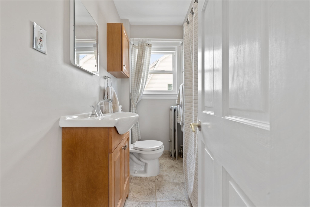 10 Newcastle Road, Unit 2 Peabody, MA 01960 - Photo 14 of 19