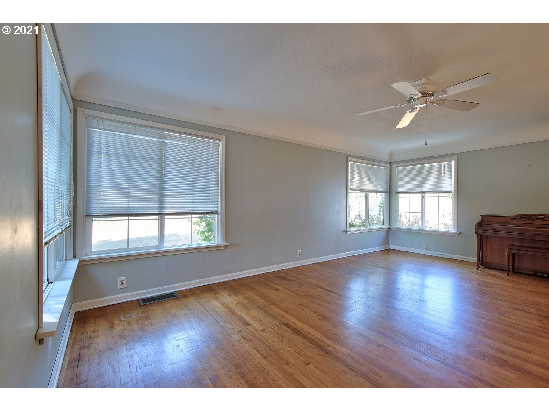 30765 Northeast Bell Road Sherwood, OR 97140 - Photo 5 of 31 Gallery Image 5