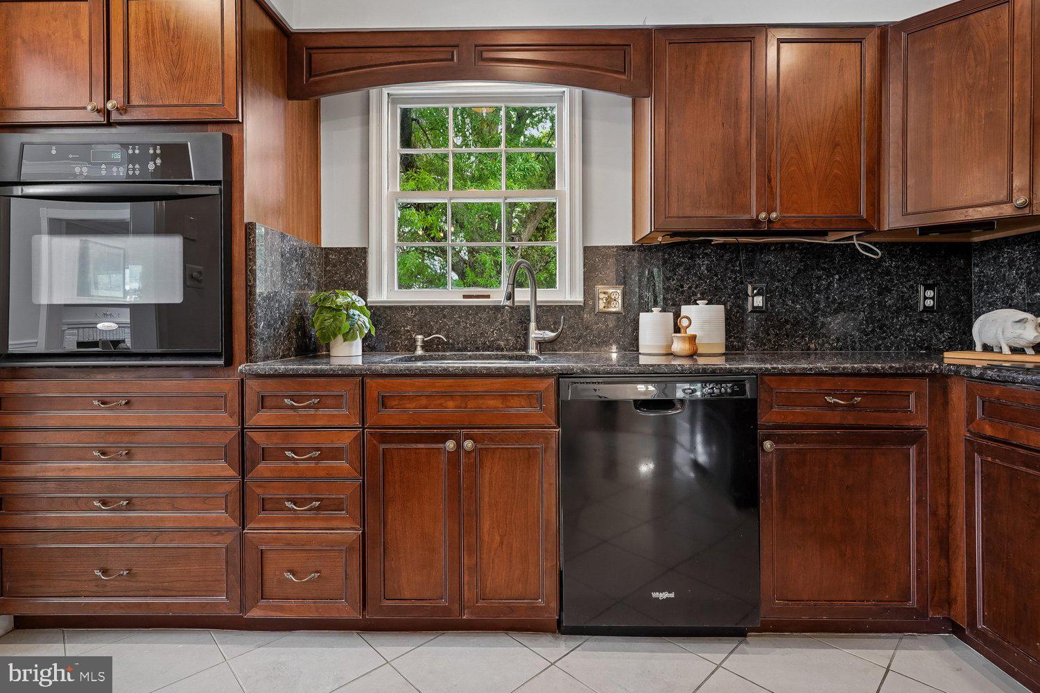 7814 Friars Court Alexandria, VA 22306 - Photo 19 of 56 Kitchen