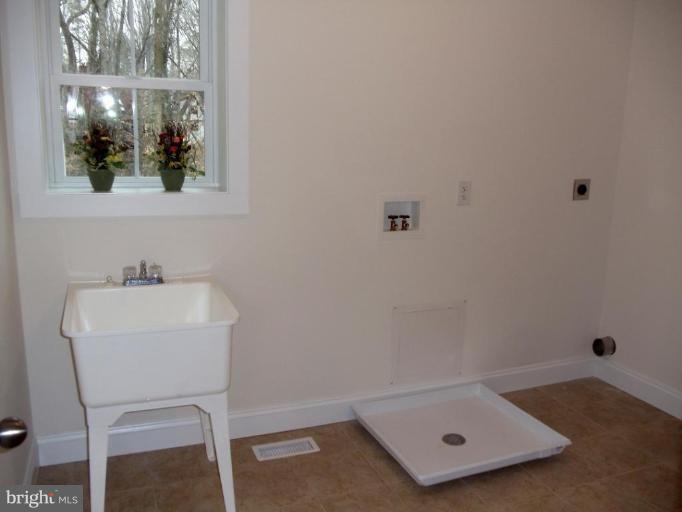6582 Braddock Road Alexandria, VA 22312 - Photo 29 of 29 Laundry Area 1