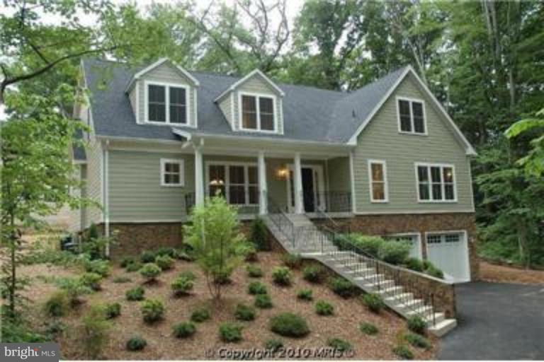 6582 Braddock Road Alexandria, VA 22312 - Photo 5 of 29 Exterior (Main)