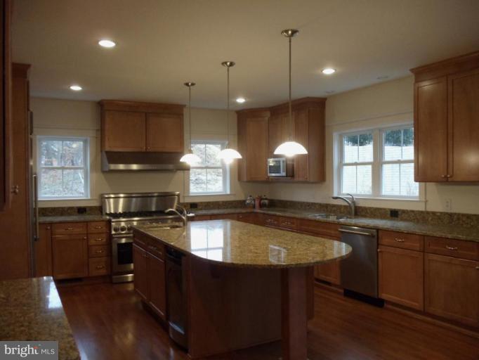 6582 Braddock Road Alexandria, VA 22312 - Photo 8 of 29 Kitchen #3
