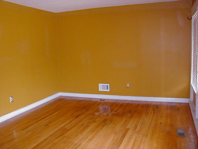 217 Robin Hood Road Greenville, SC 29607 - Photo 3 of 4