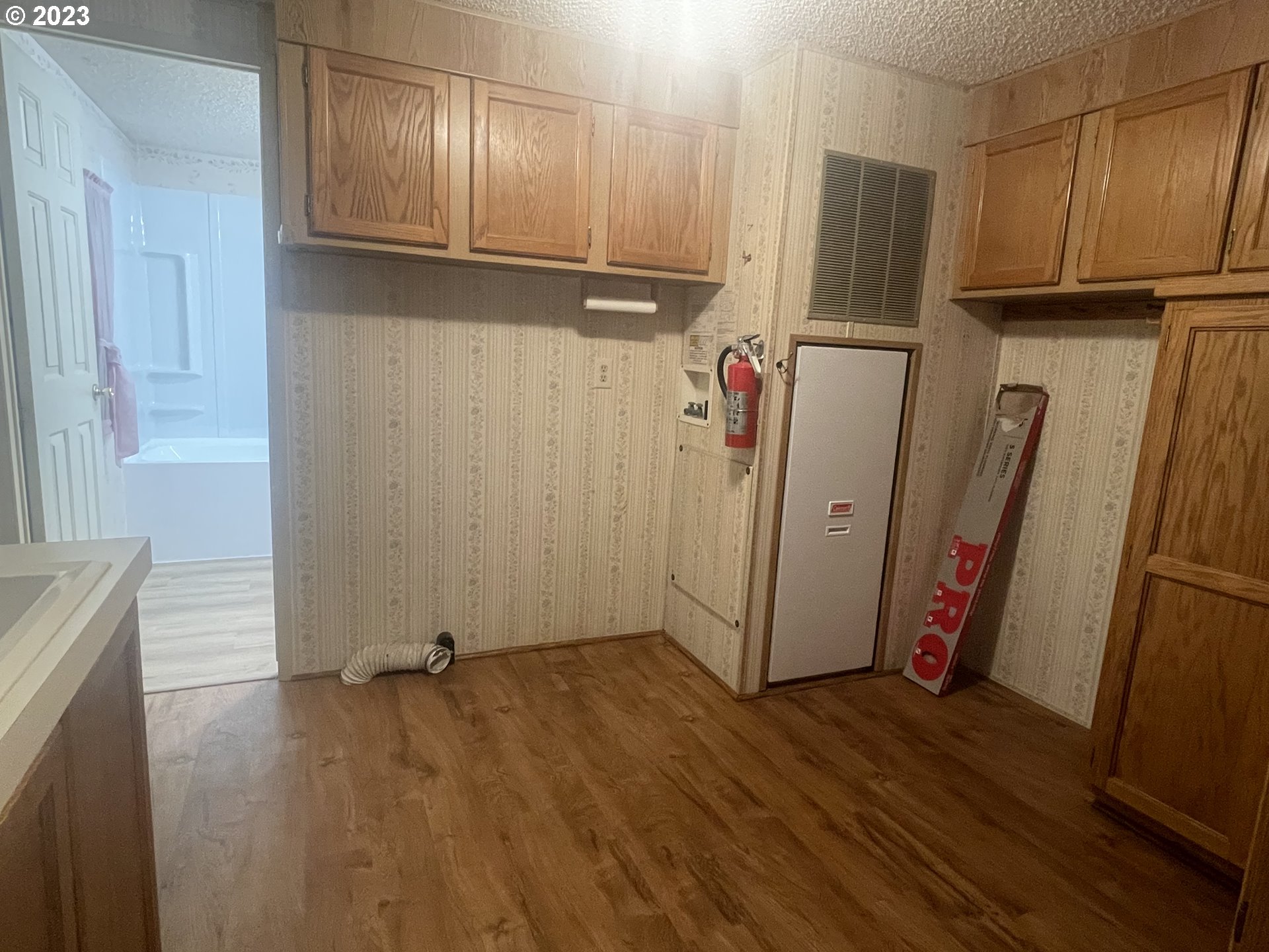 3275 Galena Loop Lebanon, OR 97355 - Photo 17 of 30 Laundry