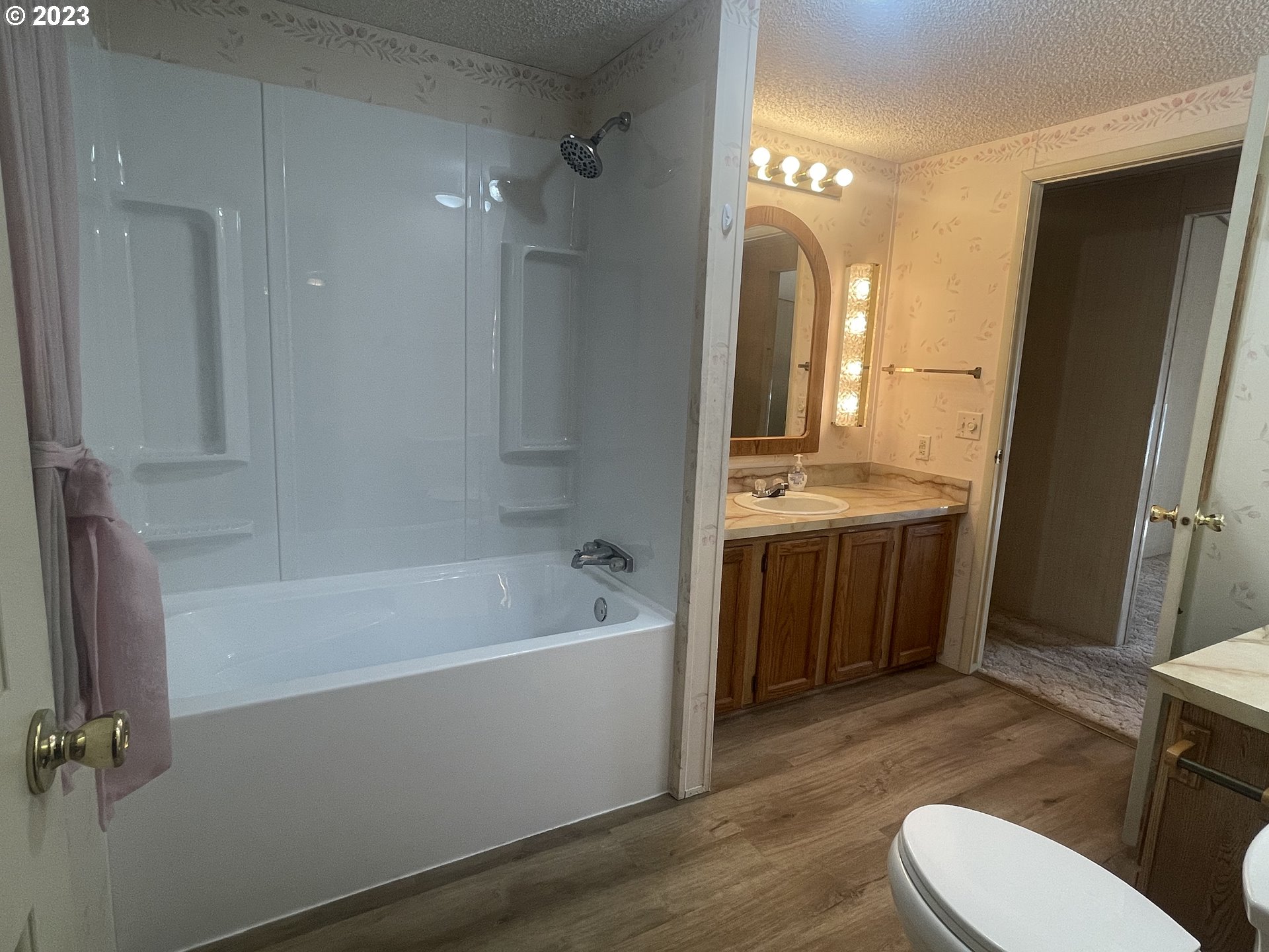 3275 Galena Loop Lebanon, OR 97355 - Photo 26 of 30 Bathroom