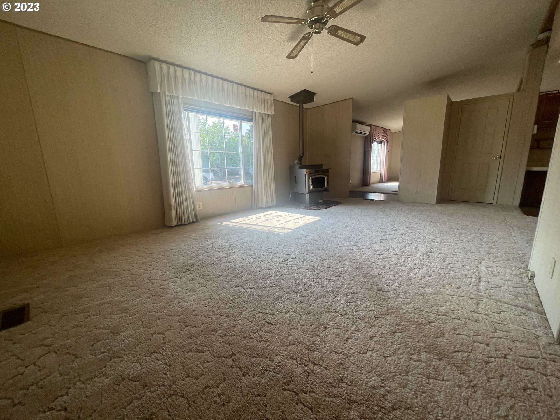 3275 Galena Loop Lebanon, OR 97355 - Photo 9 of 30 Family Room