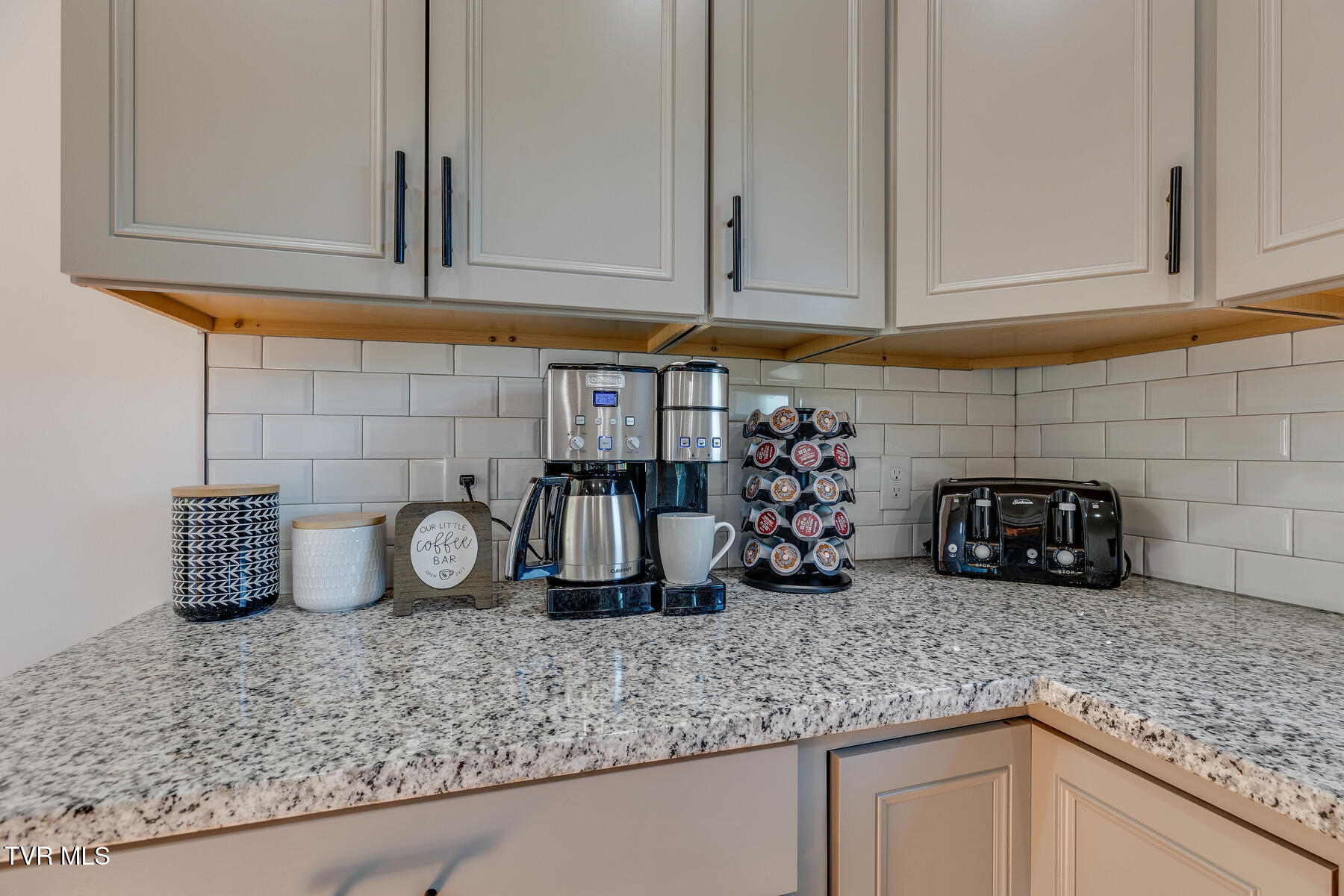 2549 Bay Street Bristol, TN 37620 - Photo 15 of 58 017