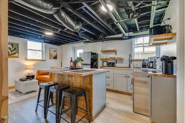 $299,900 | 2549 Bay Street, Bristol, TN 37620