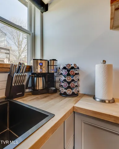 $299,900 | 2549 Bay Street, Bristol, TN 37620