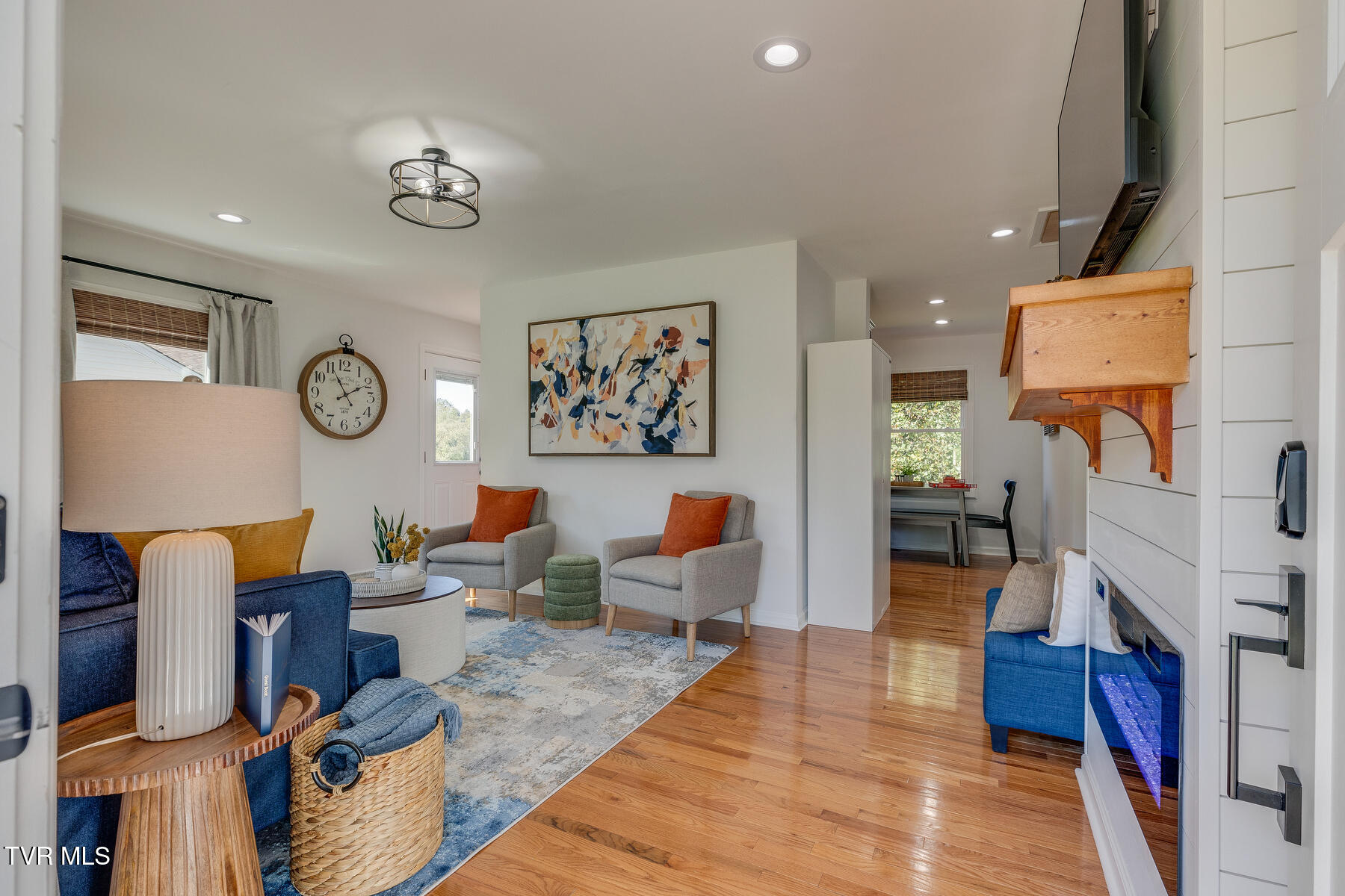 2549 Bay Street Bristol, TN 37620 - Photo 5 of 58 006