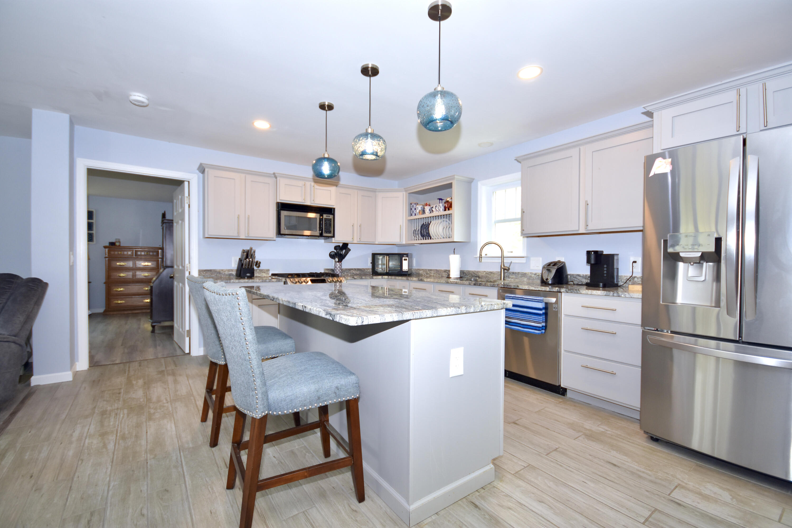 5 Marilyn Road Bourne, MA 02532 - Photo 7 of 18 D4543030-AB6A-4677-93C1-08678B11BA66_1_2