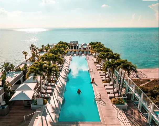 $8,000 | 2301 Collins Avenue, Unit 1633, Miami Beach, FL 33139