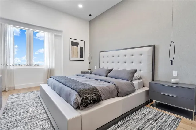 $8,000 | 2301 Collins Avenue, Unit 1633, Miami Beach, FL 33139