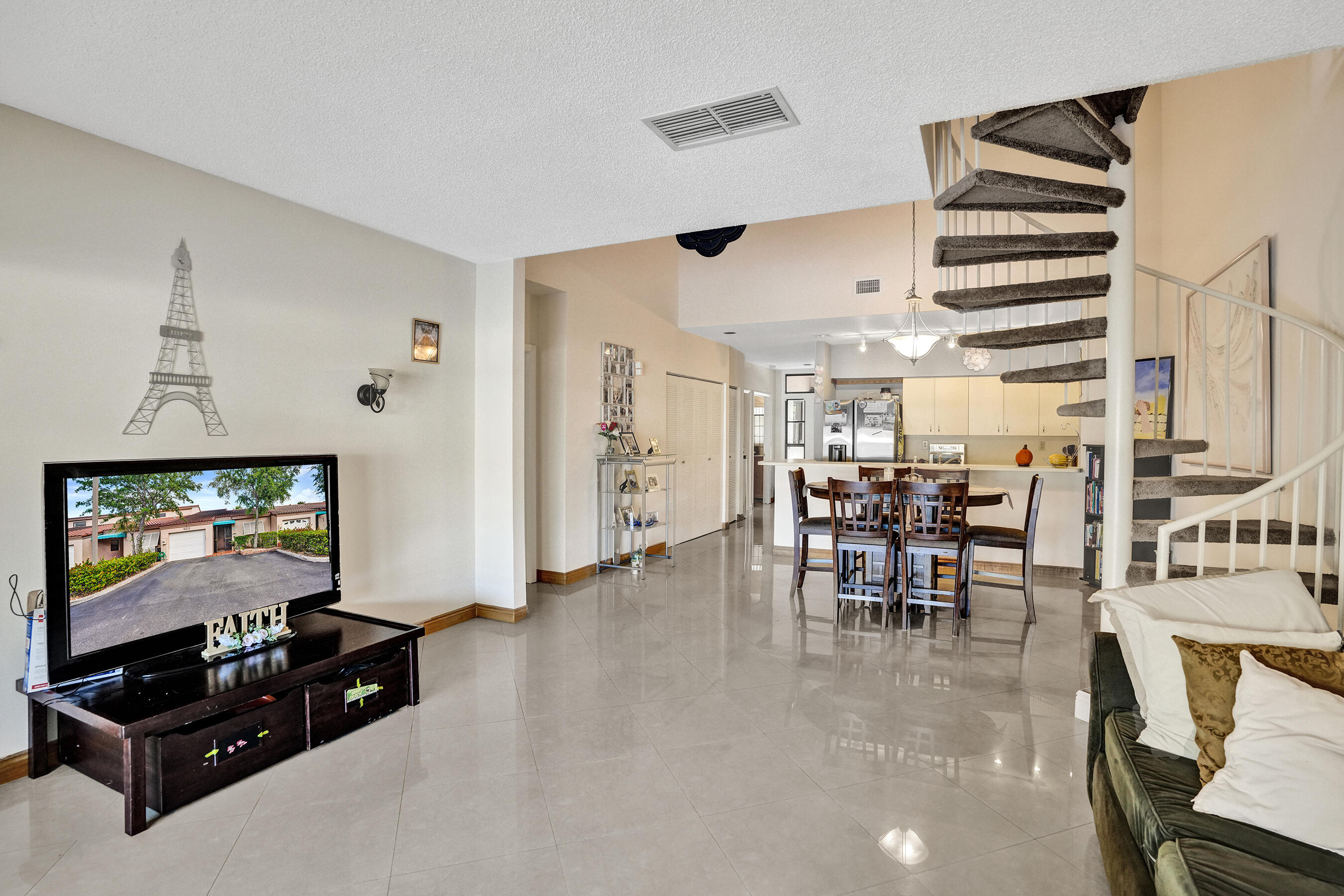 8511 Ardoch Road Hialeah, FL 33016 - Photo 15 of 41 DSC05206