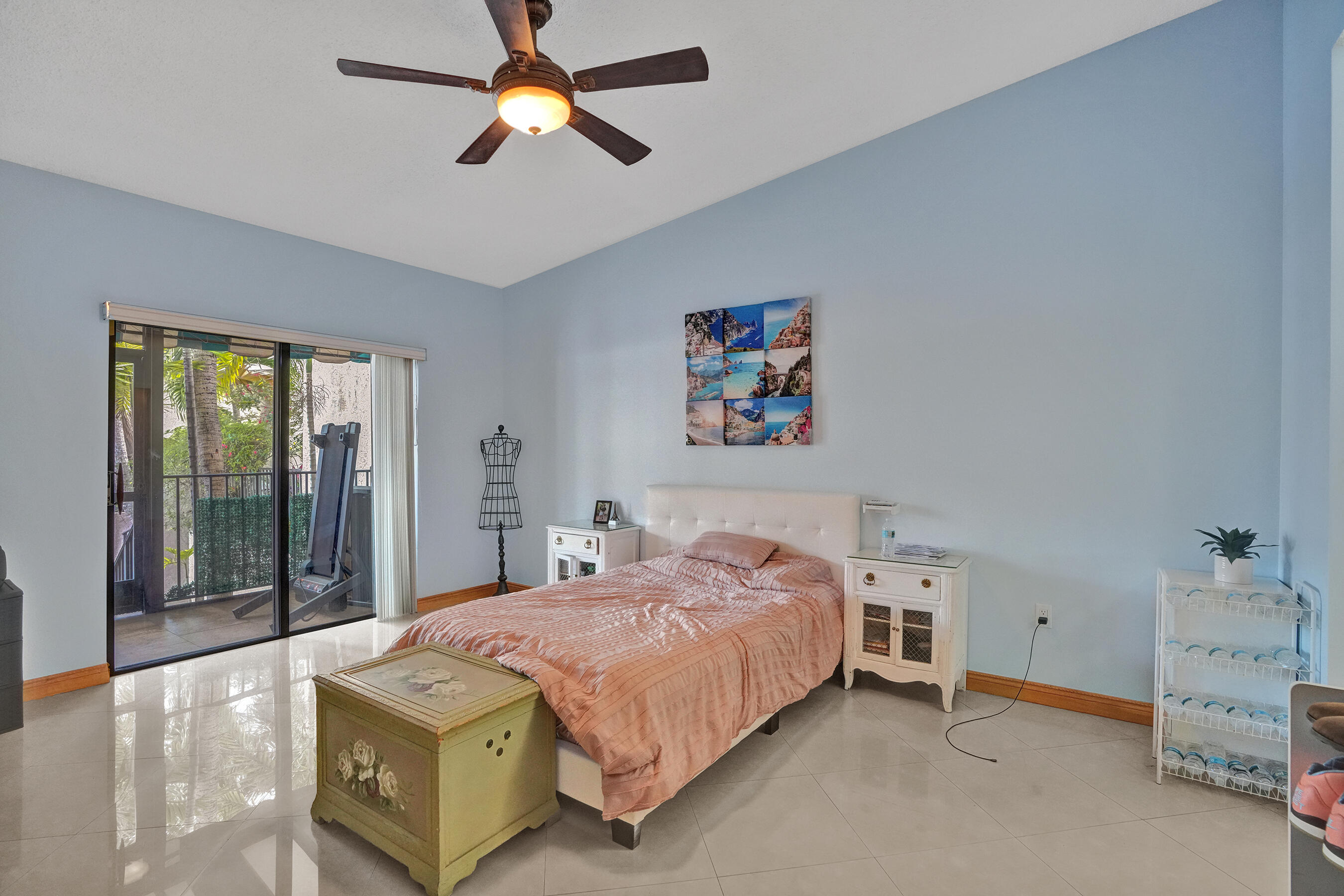 8511 Ardoch Road Hialeah, FL 33016 - Photo 17 of 41 DSC05152