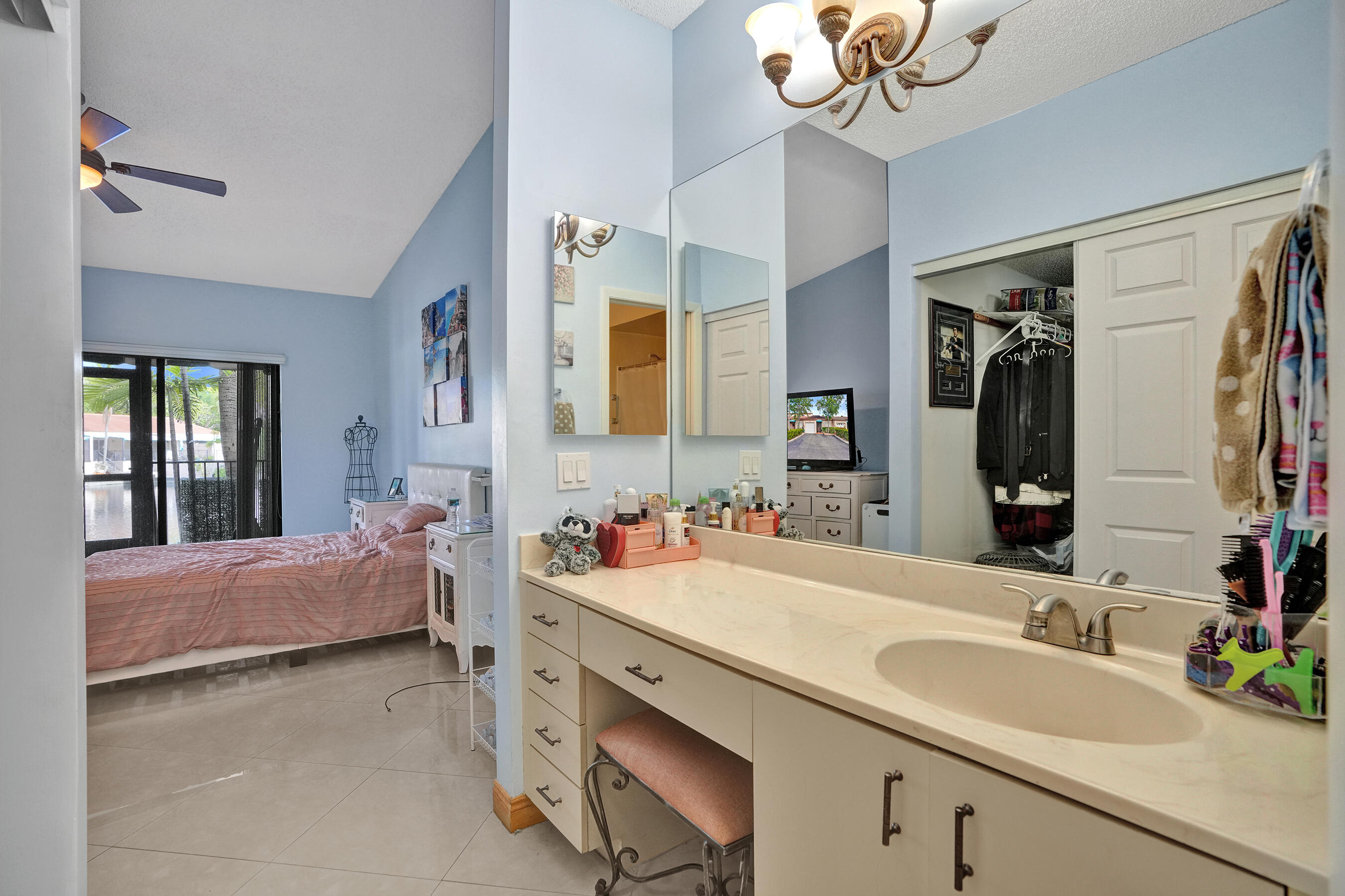 8511 Ardoch Road Hialeah, FL 33016 - Photo 21 of 41 DSC05173