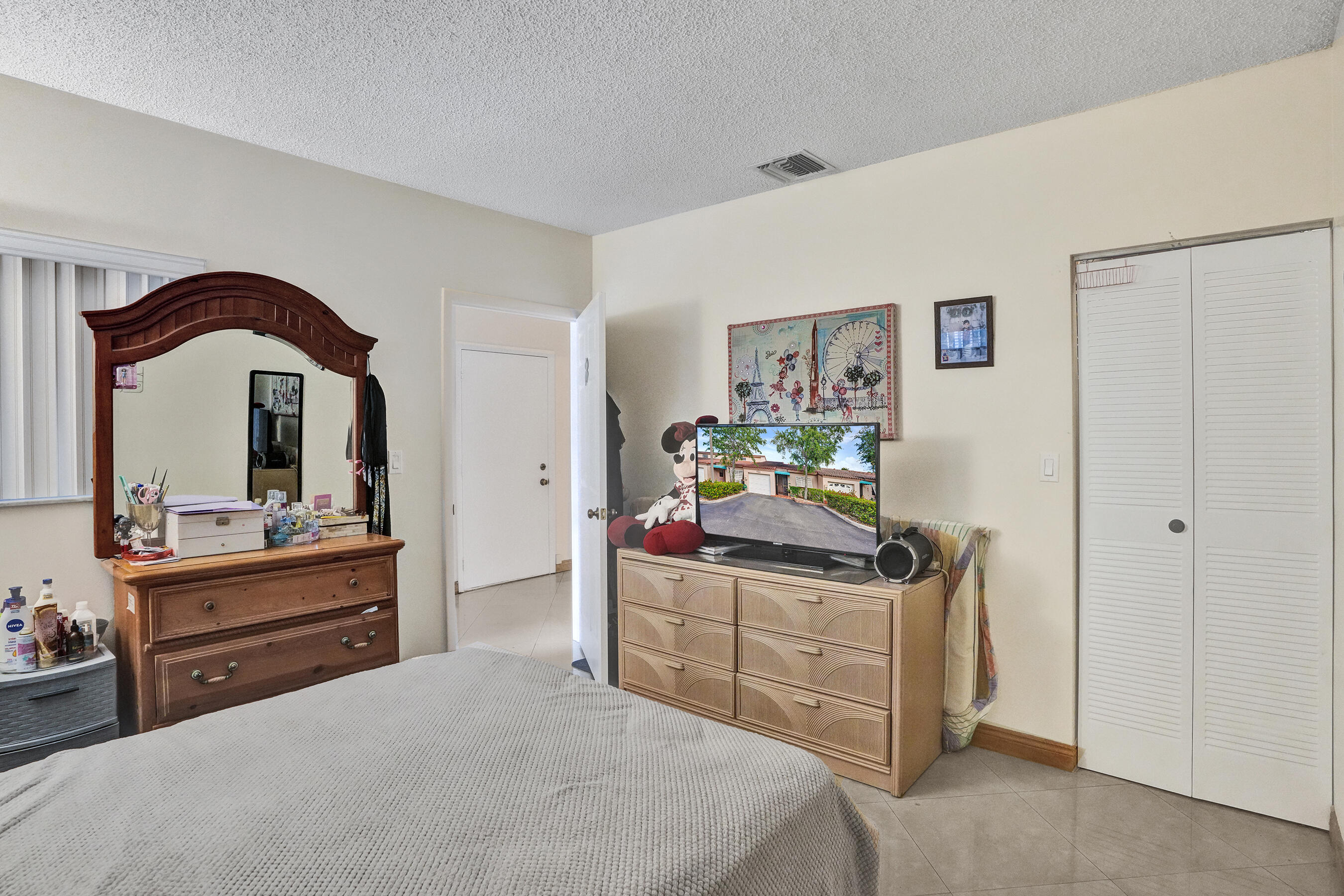 8511 Ardoch Road Hialeah, FL 33016 - Photo 27 of 41 DSC05143