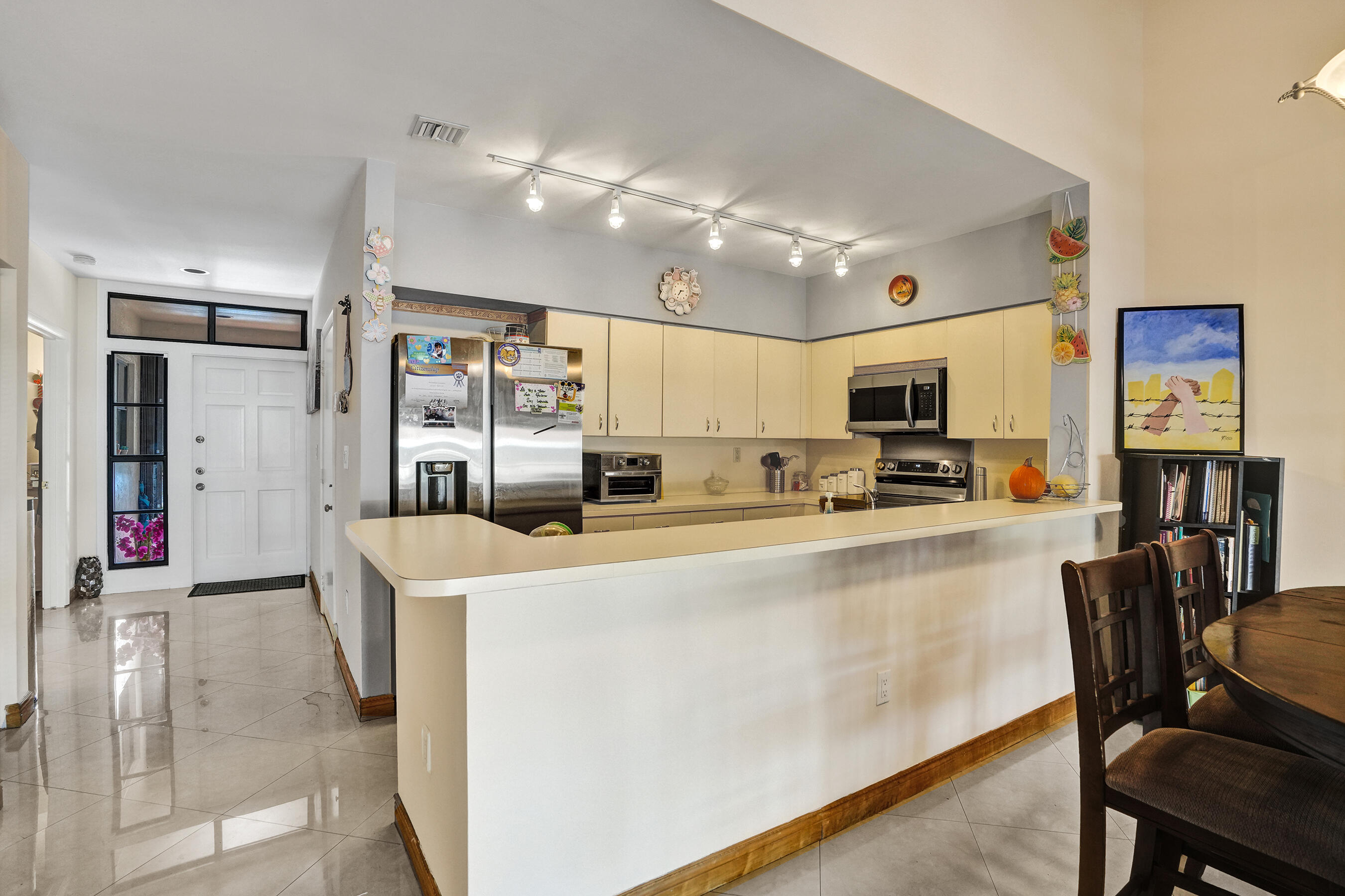 8511 Ardoch Road Hialeah, FL 33016 - Photo 8 of 41 DSC05182