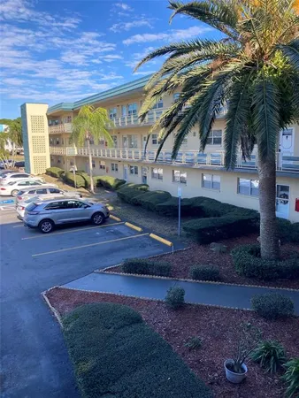 $1,500 | 5750 80th Street North, Unit C202, St. Petersburg, FL 33709
