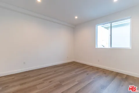 $5,000 | 5325 1/2 Ben Avenue, Valley Village, CA 91607