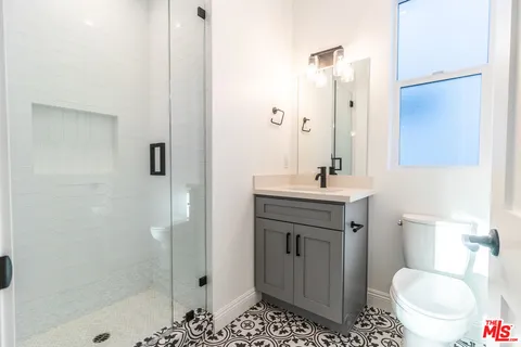 $5,000 | 5325 1/2 Ben Avenue, Valley Village, CA 91607