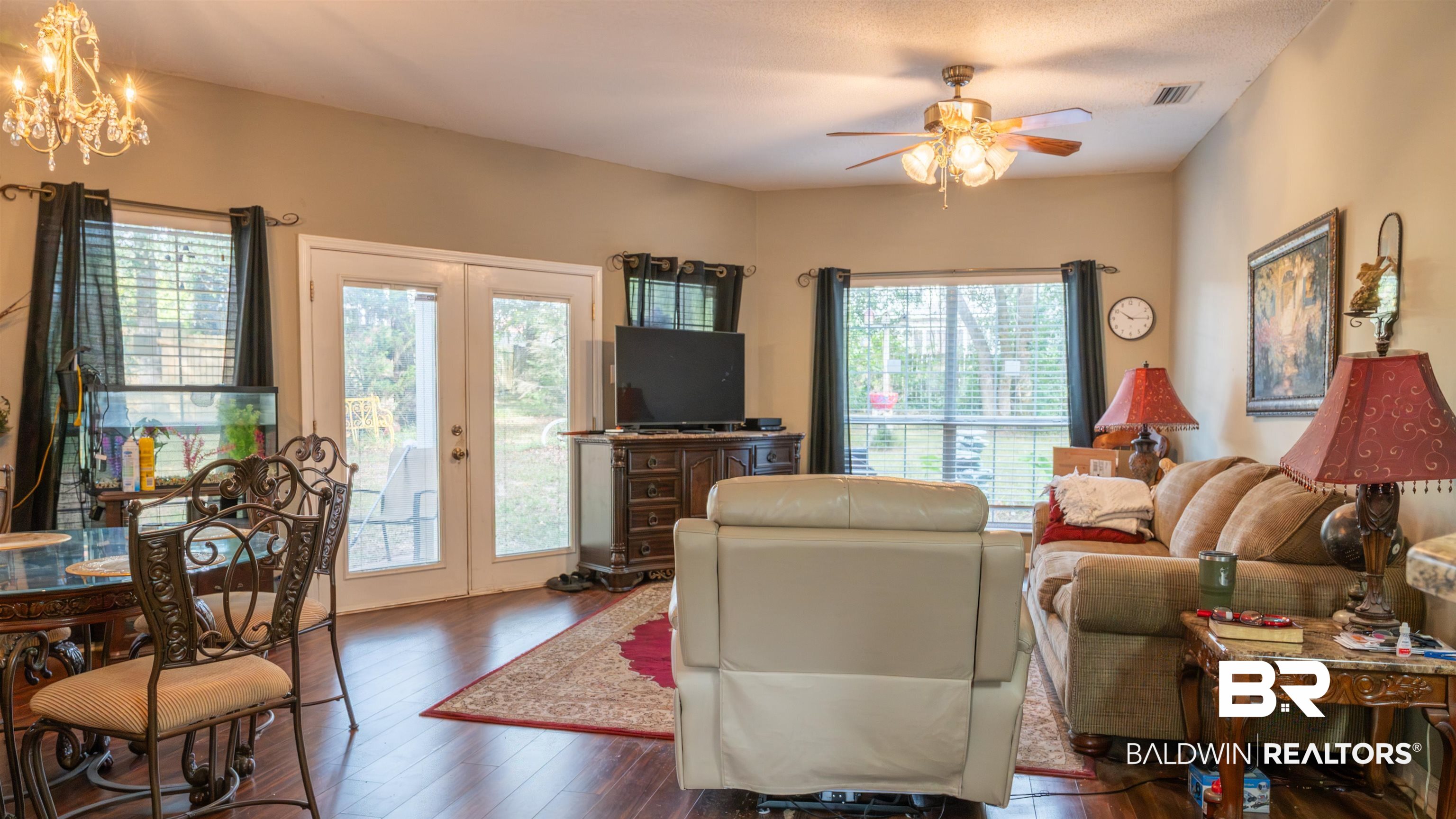 7202 Mill House Drive North Mobile, AL 36619 - Photo 2 of 16 Living Room