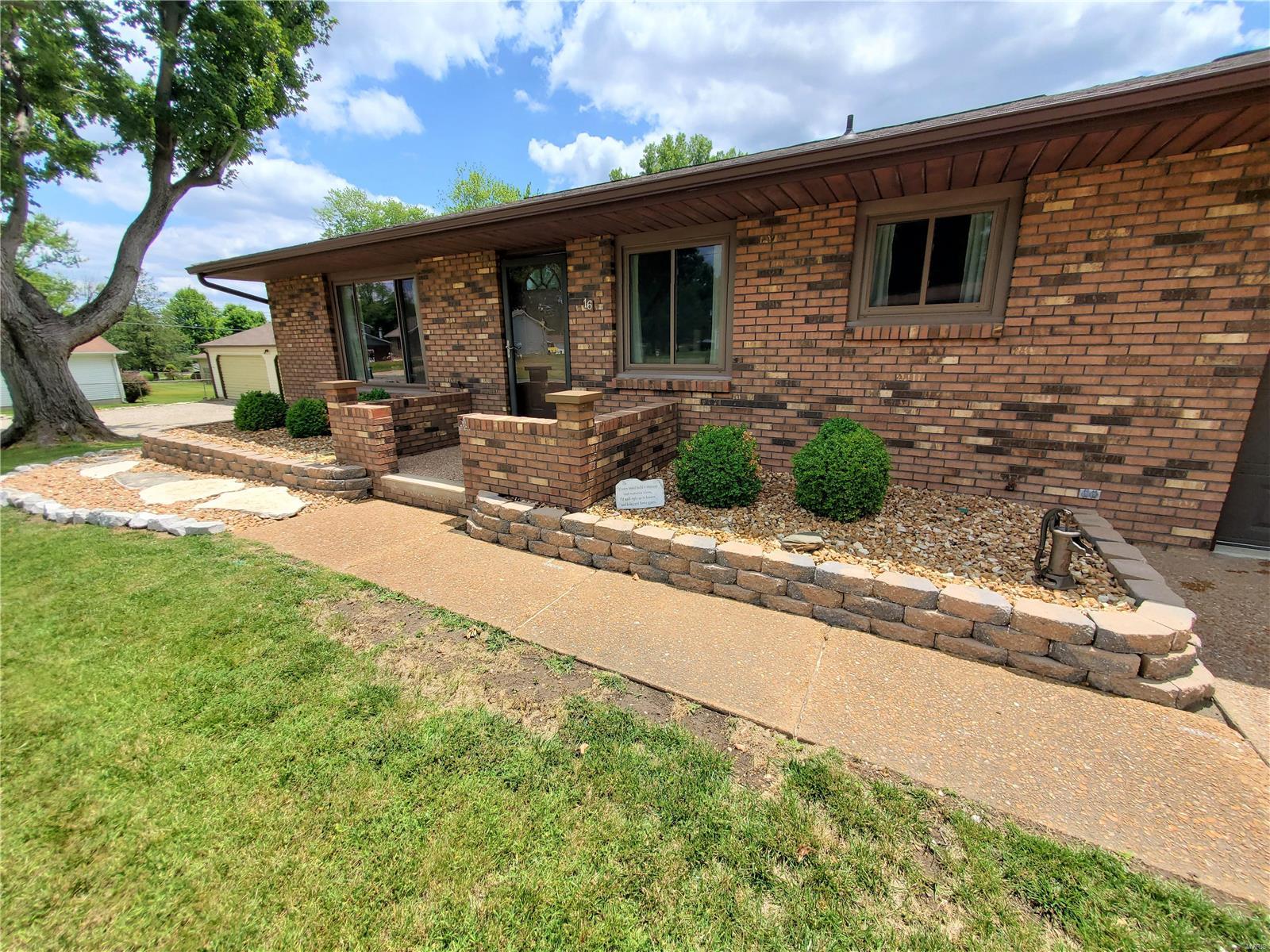 16 Ruth Ann Drive Godfrey, IL 62035 - Photo 15 of 56