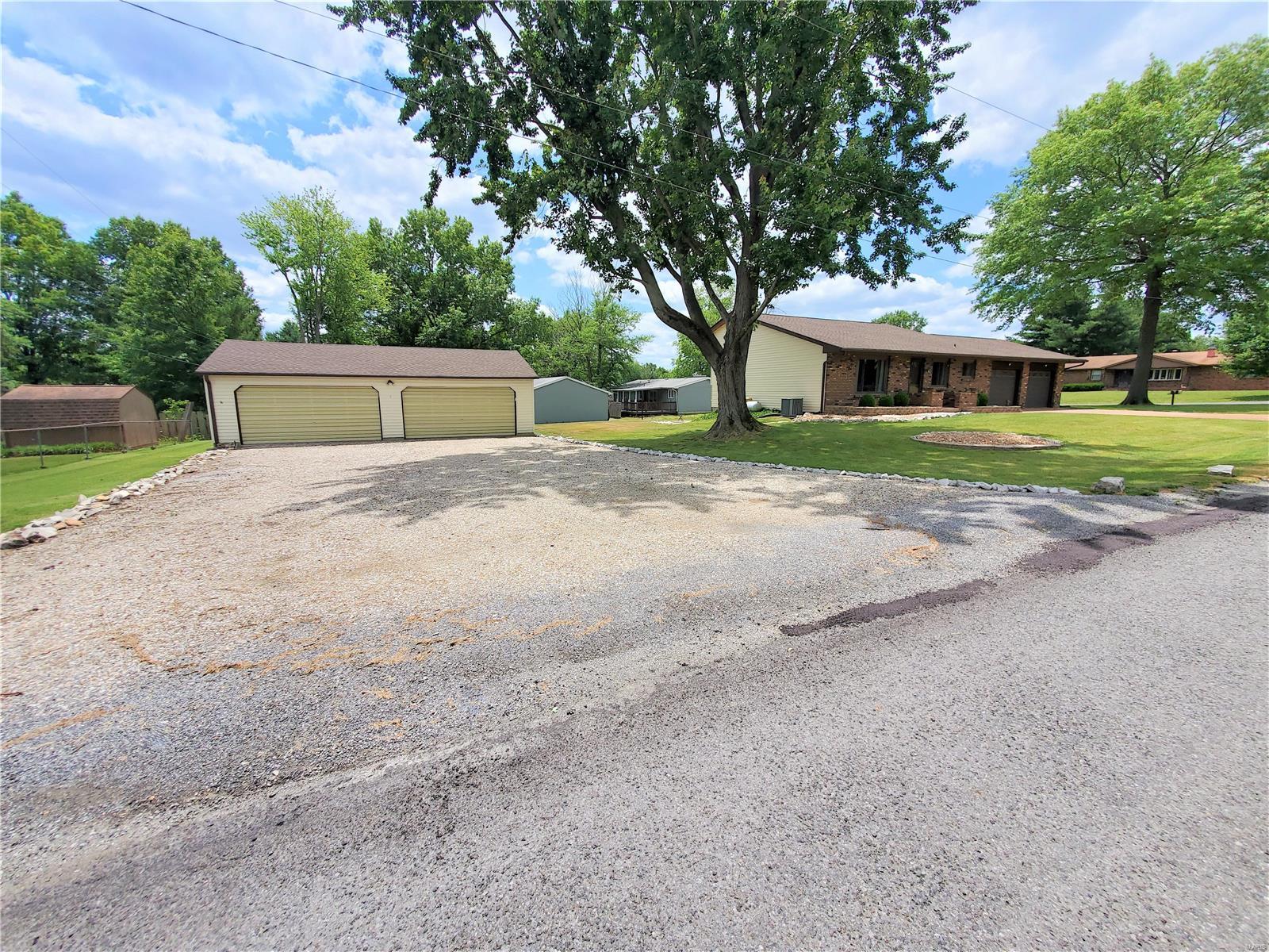 16 Ruth Ann Drive Godfrey, IL 62035 - Photo 2 of 56