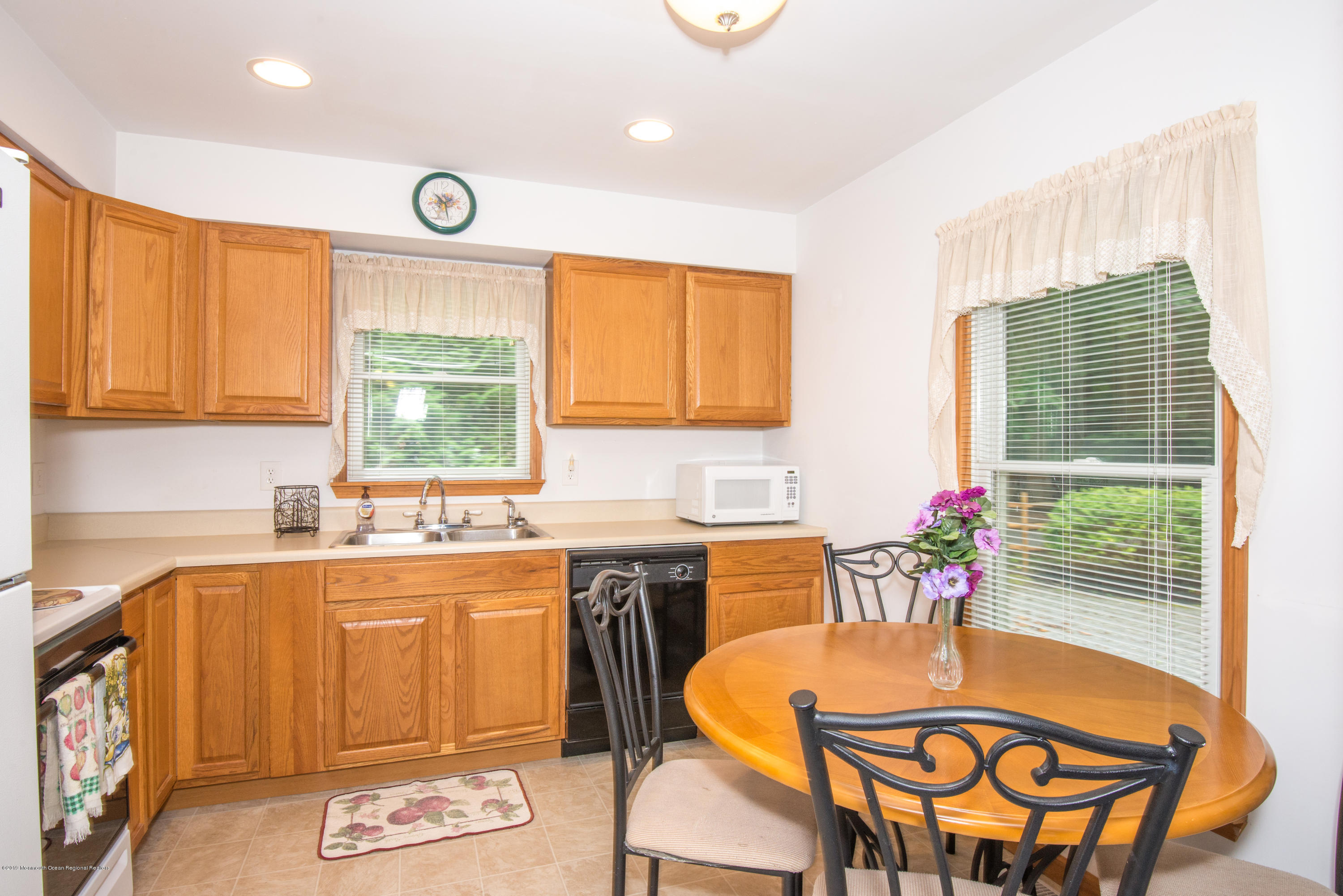 7 Hyacinth Court Cream Ridge, NJ 08514 - Photo 21 of 26 DSC_0148
