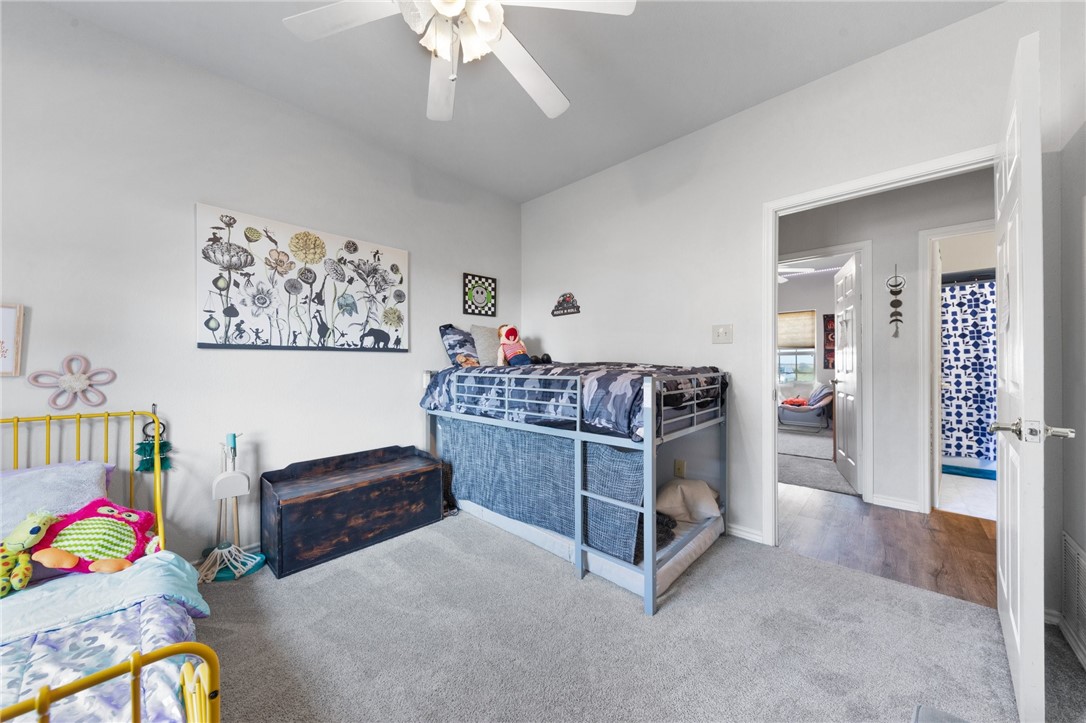530 Joy Lynn Road Moody, TX 76557 - Photo 25 of 36 a view of a livingroom with furniture and toys