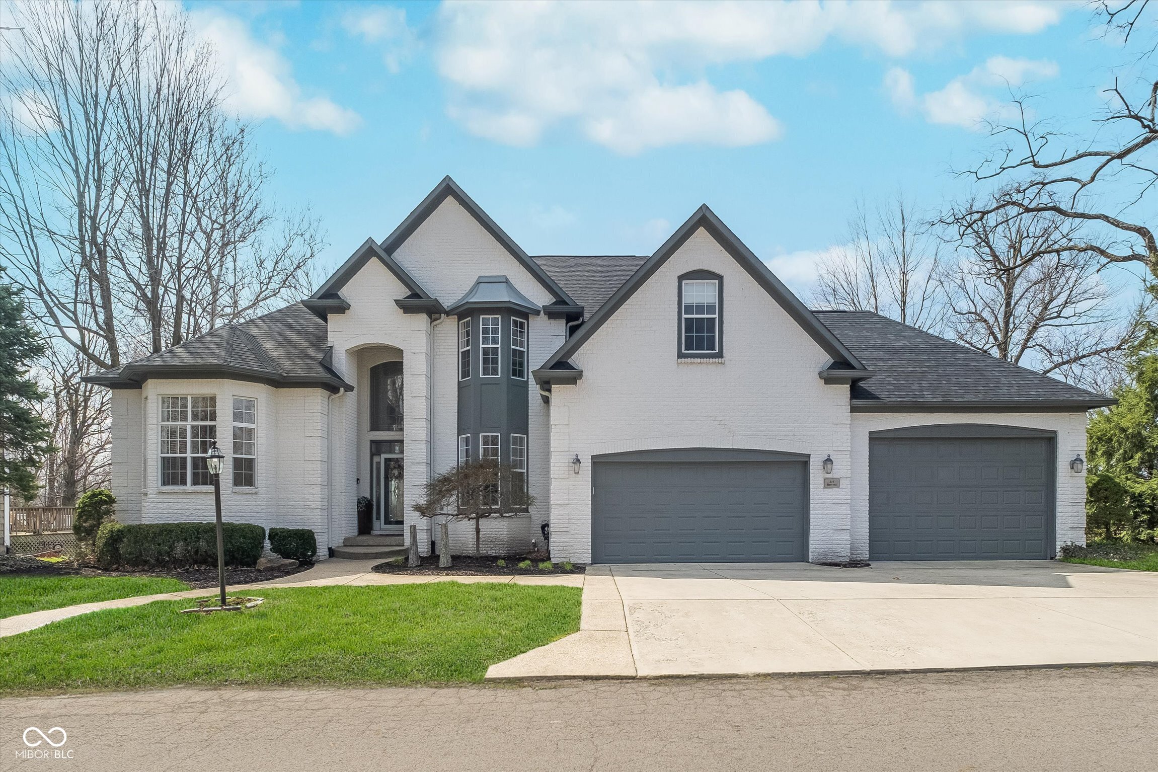 219 Surrey Hill Road Noblesville, IN 46062 - Photo 2 of 55