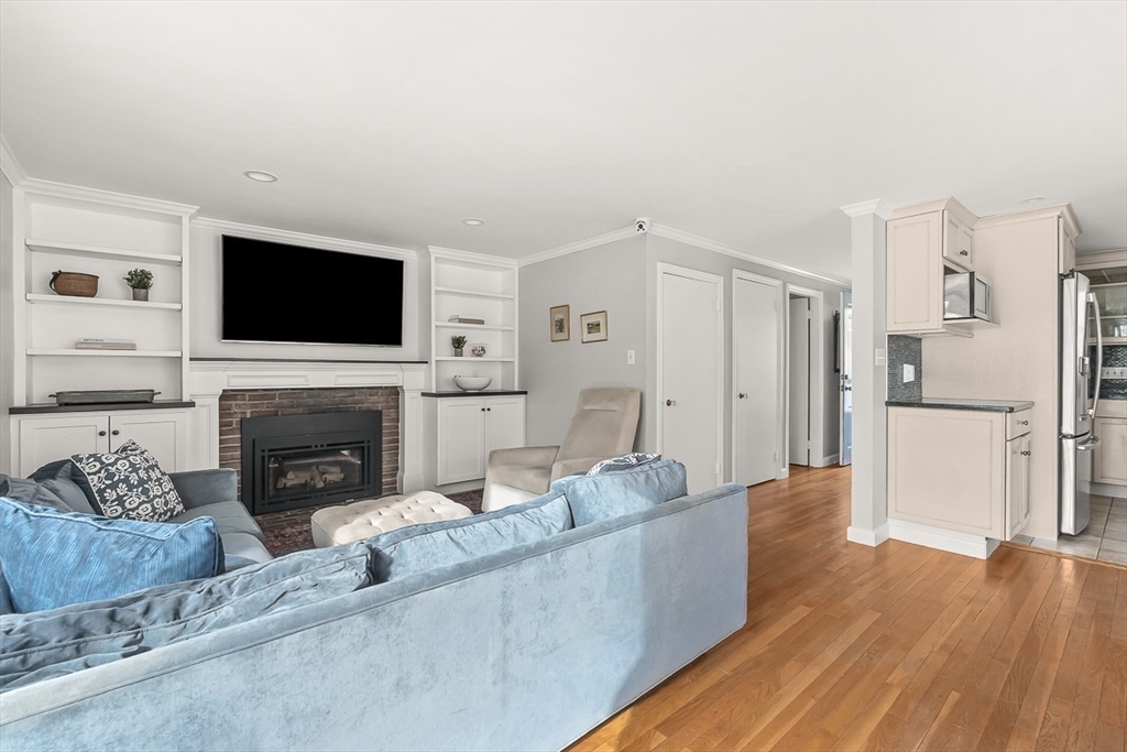11 Springdale Avenue Wellesley, MA 02481 - Photo 12 of 33