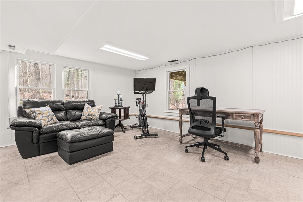 11 Springdale Avenue Wellesley, MA 02481 - Photo 27 of 33