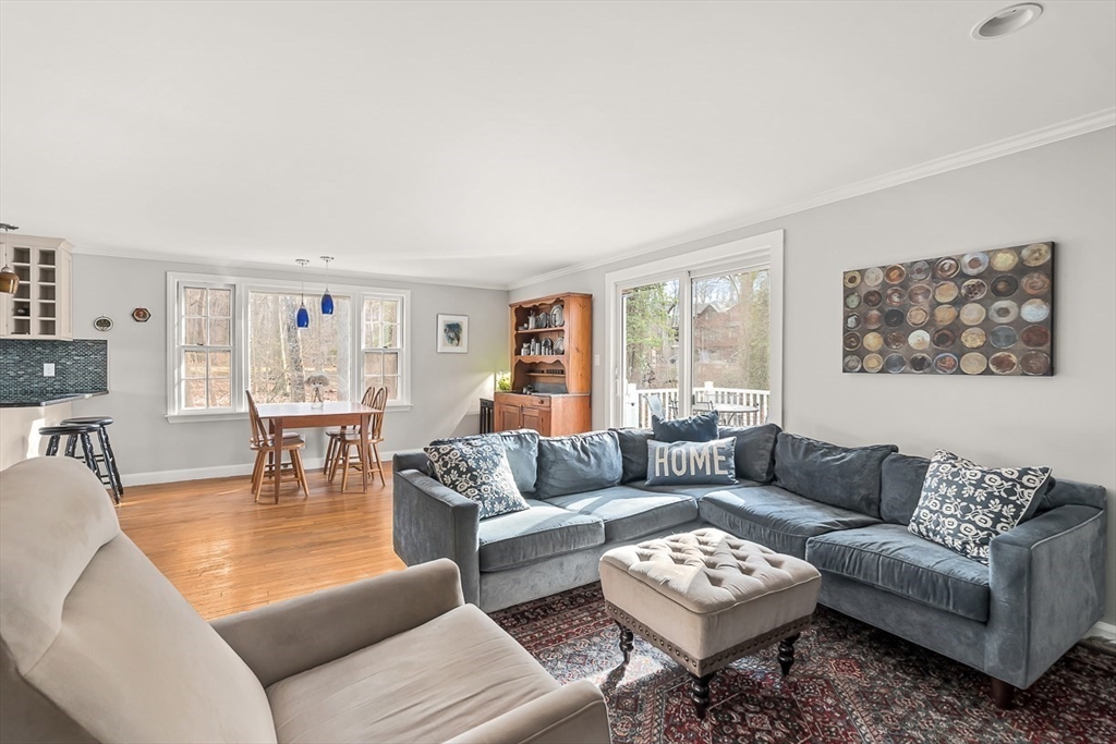 11 Springdale Avenue Wellesley, MA 02481 - Photo 3 of 33