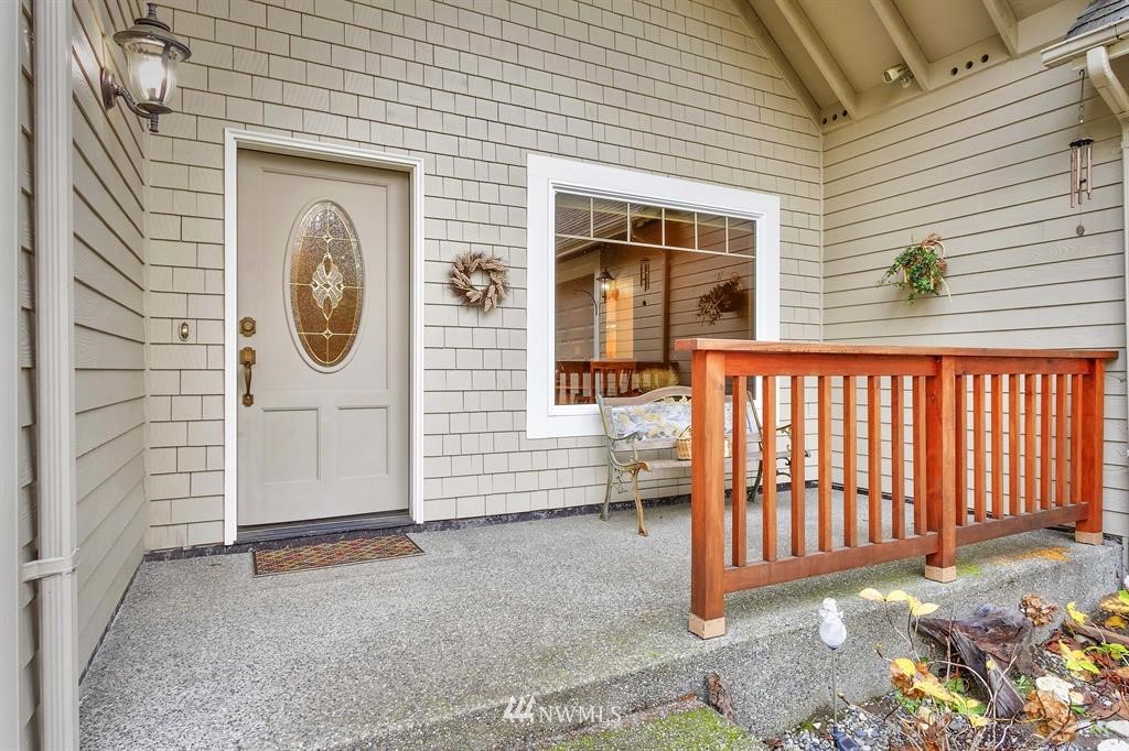 23261 Jefferson Point Road Northeast Kingston, WA 98346 - Photo 3 of 25 Gallery Image 3