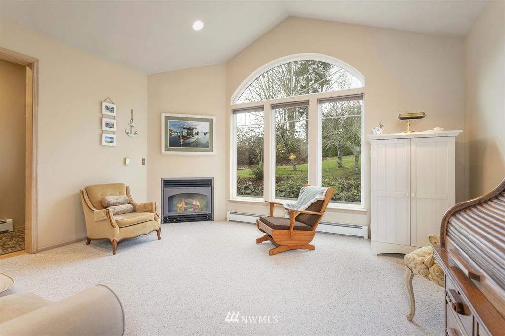 23261 Jefferson Point Road Northeast Kingston, WA 98346 - Photo 5 of 25 Gallery Image 5