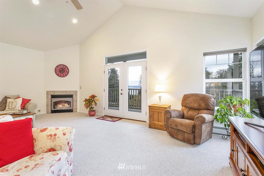 23261 Jefferson Point Road Northeast Kingston, WA 98346 - Photo 9 of 25 Gallery Image 9