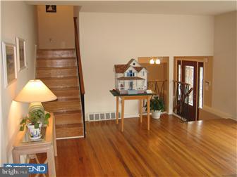 8887 Rising Sun Avenue Philadelphia, PA 19115 - Photo 5 of 12 Gallery Image 5