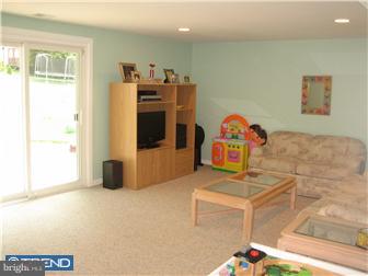 8887 Rising Sun Avenue Philadelphia, PA 19115 - Photo 8 of 12 Gallery Image 8