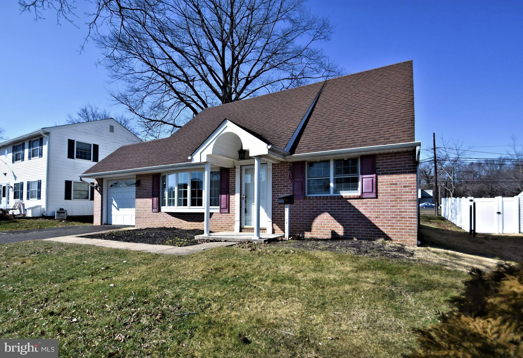 79 Pumpkin Hill Road Levittown, PA 19056 - Photo 3 of 20 Gallery Image 3