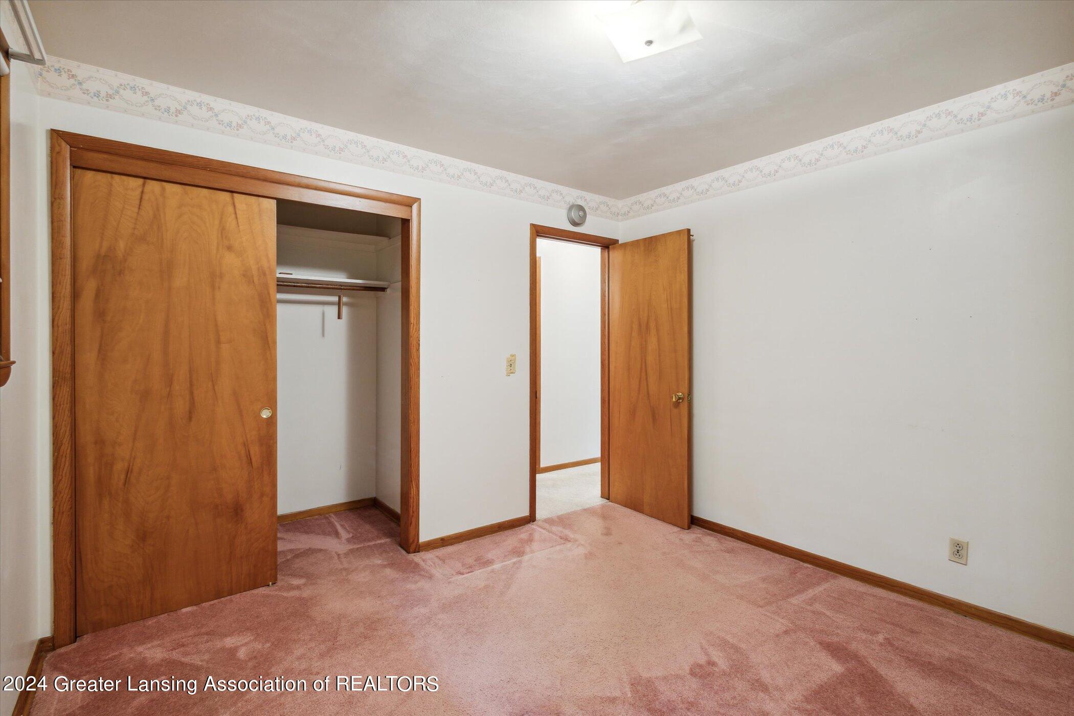 7041 West Howe Road Dewitt, MI 48820 - Photo 26 of 47 28-7041-W-Howe-Rd-DeWitt-MI-48820-Window