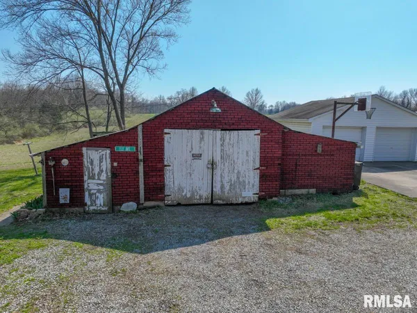 $318,000 | 11177 Stotlar Road, Marion, IL 62959